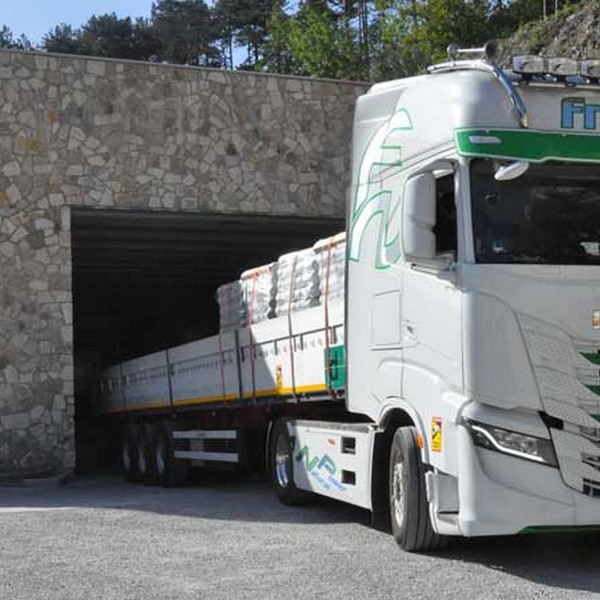 Frioli Trasporti a Pietramurata - Oltre 60 anni di esperienza